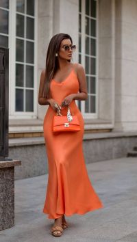 Оранжевое шелковое платье-комбинация