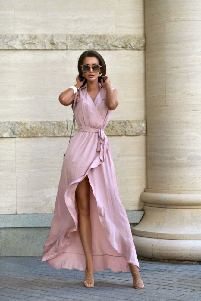 Розовое платье миди с ассиметричной юбкой