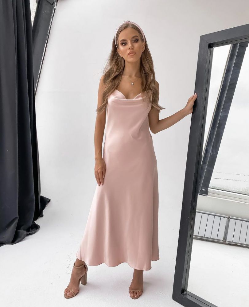 Нежно-розовое платье-комбинация «Silk»