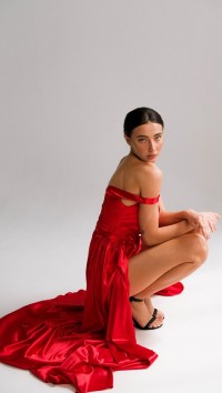 Вечернее атласное платье в пол красного цвета "Just a moment" №3