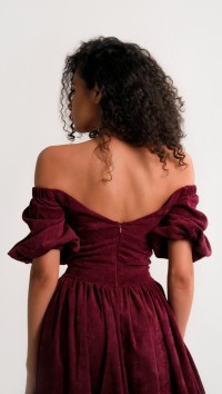 Бордовое платье с декольте в длине миди «Leelegance» №4