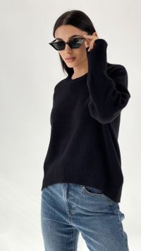 Черный женский свитер