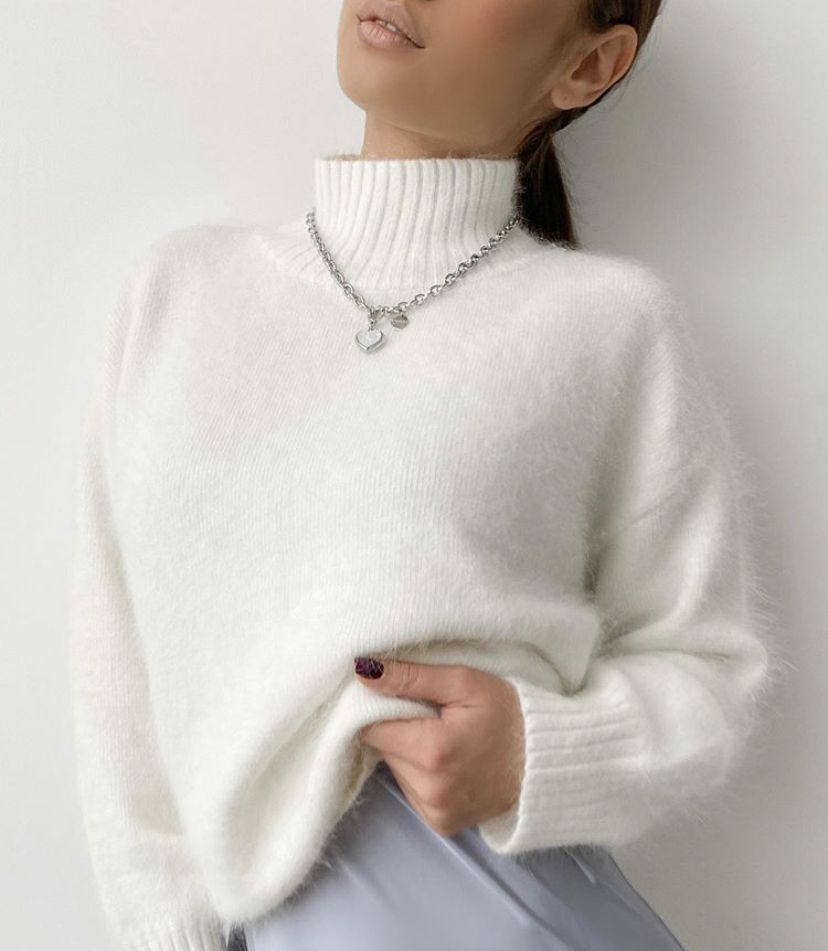 Белый свитер «Angora»