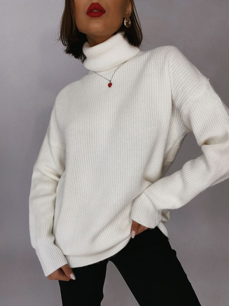 Белый свитер с высоким горлом «Wild»